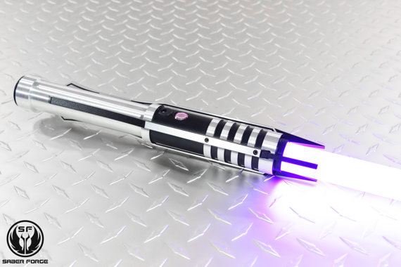 10-Led-Lightsabers-Star-Wars-2.jpg.7503fb2b56f4b6f92967b286ee9329db.jpg